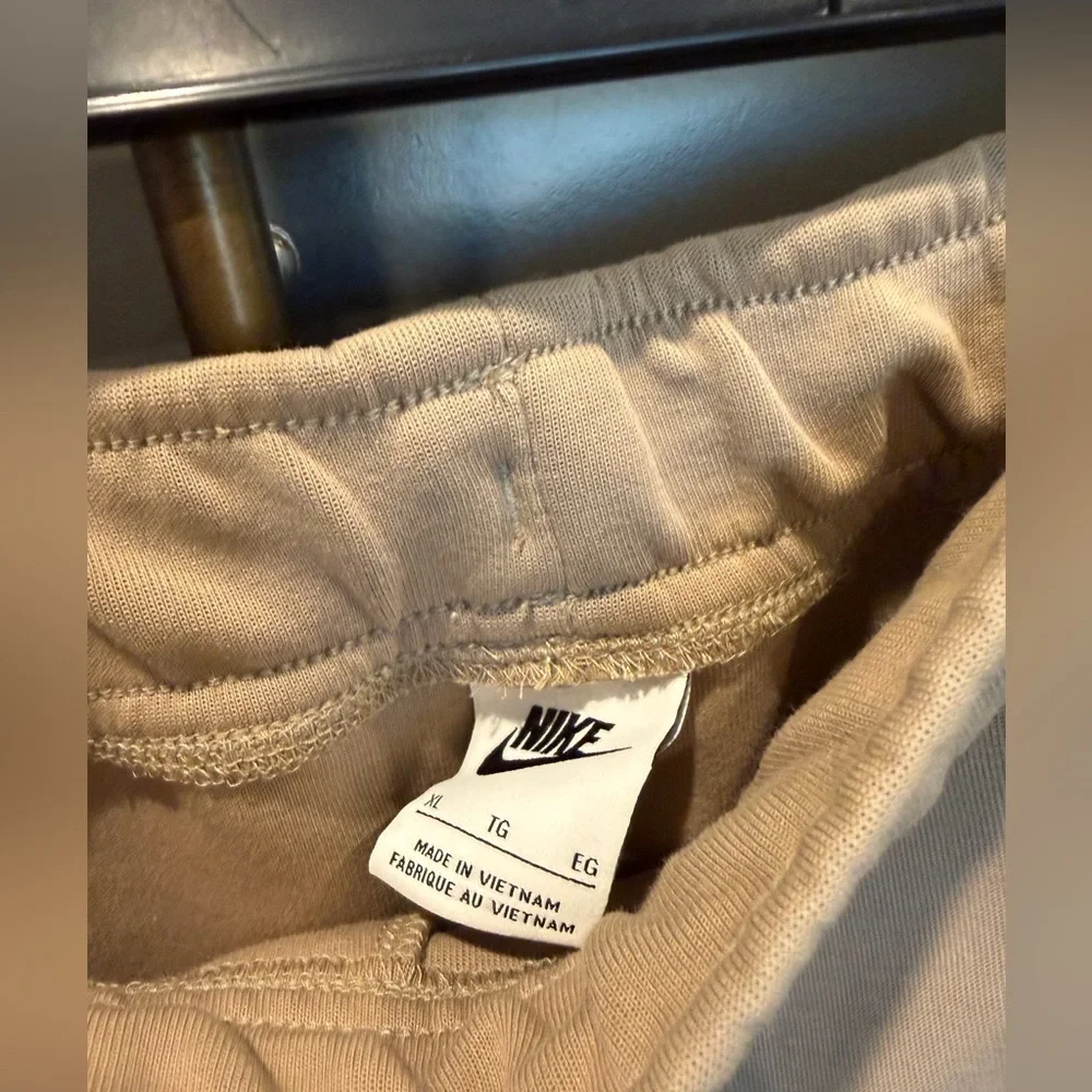 Nike Men's Sportswear Tech Fleece Beige Khaki Utility Pants Size XL